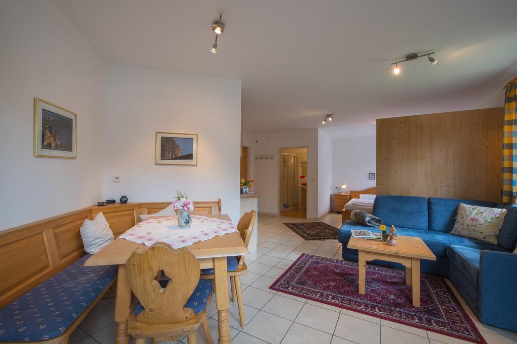 Landhaus Charlotte Am Geigenbuehel -Apartments Зеефельд в Тироле Экстерьер фото