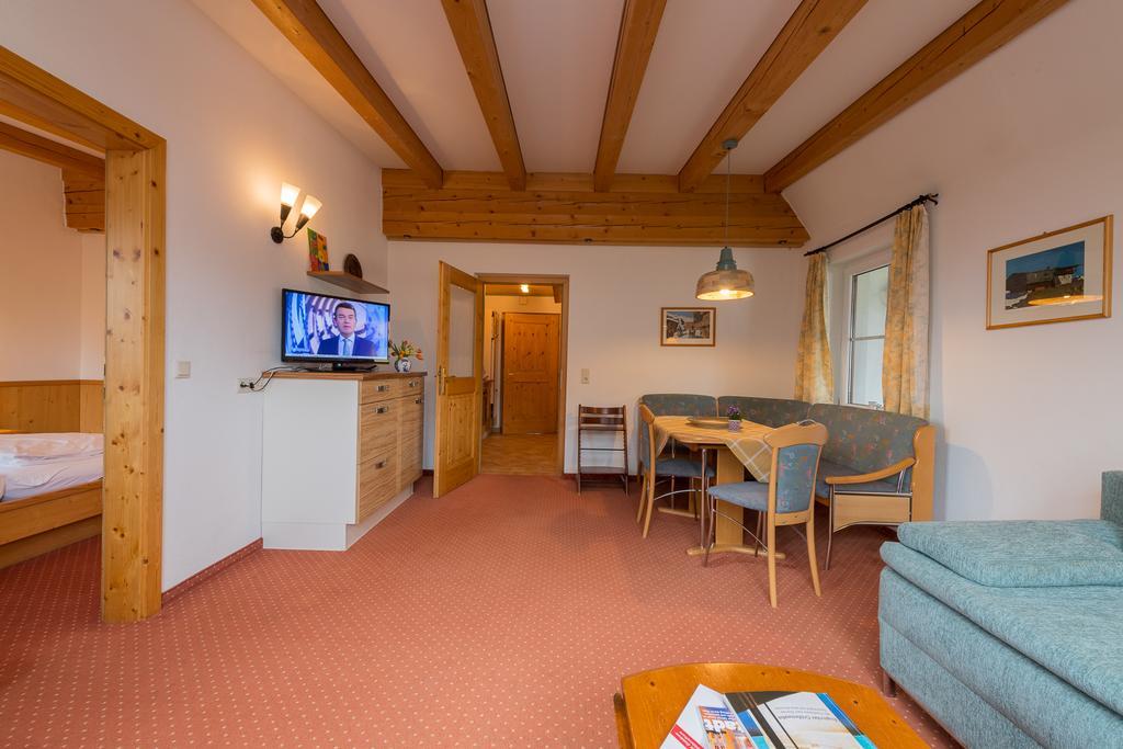 Landhaus Charlotte Am Geigenbuehel -Apartments Зеефельд в Тироле Экстерьер фото