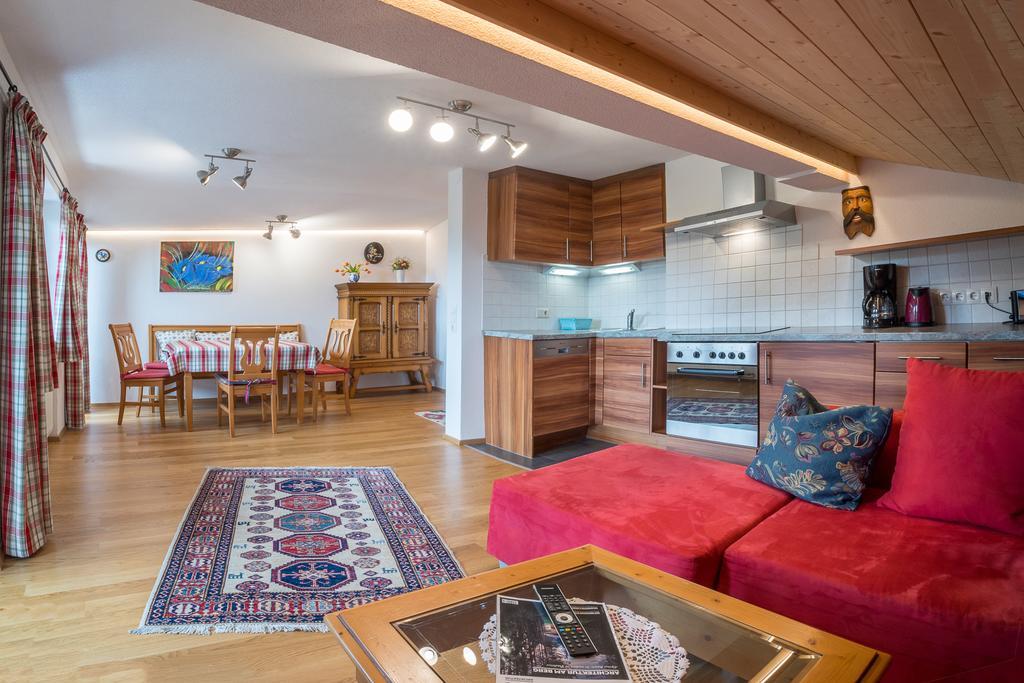 Landhaus Charlotte Am Geigenbuehel -Apartments Зеефельд в Тироле Экстерьер фото