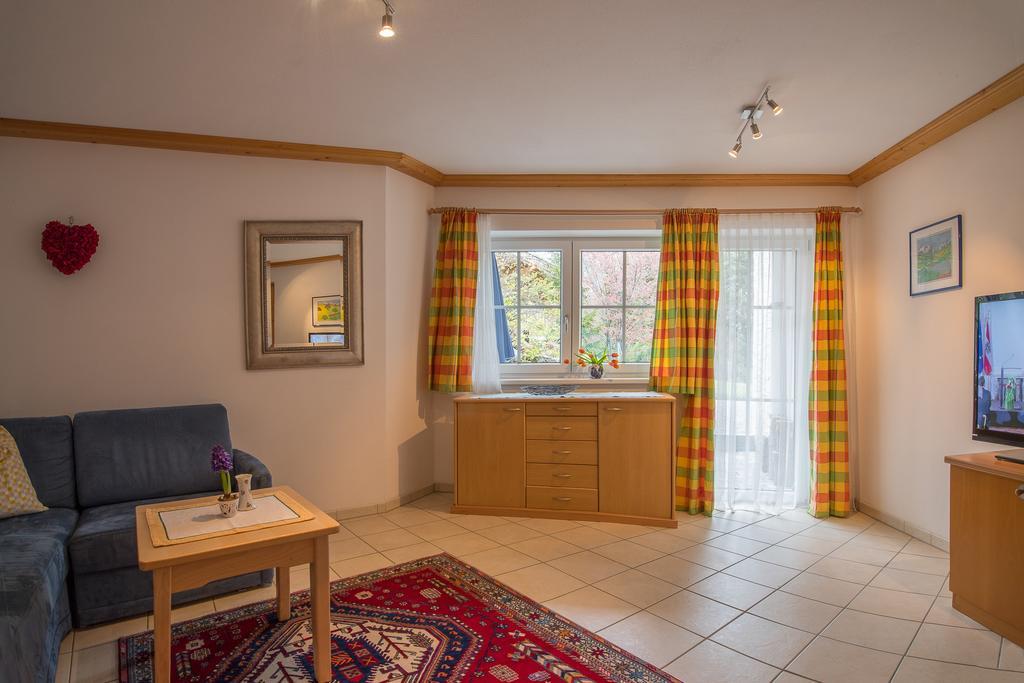 Landhaus Charlotte Am Geigenbuehel -Apartments Зеефельд в Тироле Экстерьер фото